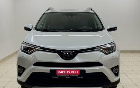 Toyota RAV4, 2018 год, 2 460 000 рублей, 2 фотография