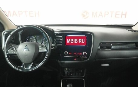 Mitsubishi Outlander III рестайлинг 3, 2021 год, 2 649 000 рублей, 15 фотография