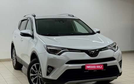 Toyota RAV4, 2018 год, 2 460 000 рублей, 3 фотография