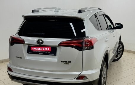 Toyota RAV4, 2018 год, 2 460 000 рублей, 9 фотография