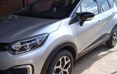 Renault Kaptur I рестайлинг, 2017 год, 1 850 000 рублей, 6 фотография