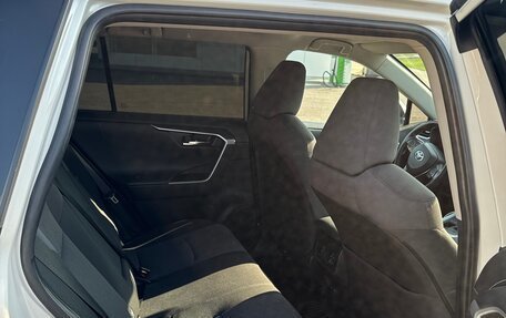 Toyota RAV4, 2021 год, 11 фотография