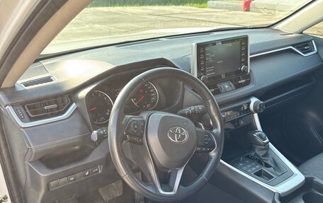 Toyota RAV4, 2021 год, 9 фотография
