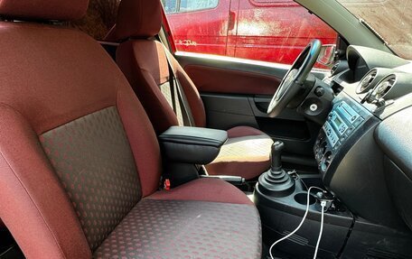 Ford Fiesta, 2005 год, 250 000 рублей, 15 фотография