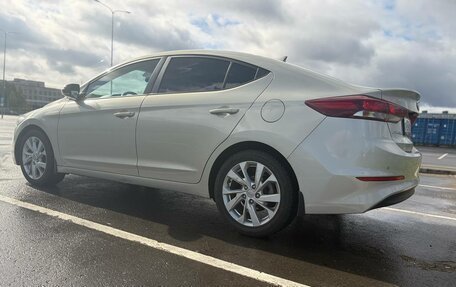 Hyundai Elantra VI рестайлинг, 2018 год, 1 400 000 рублей, 3 фотография