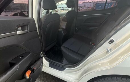 Hyundai Elantra VI рестайлинг, 2018 год, 1 400 000 рублей, 9 фотография