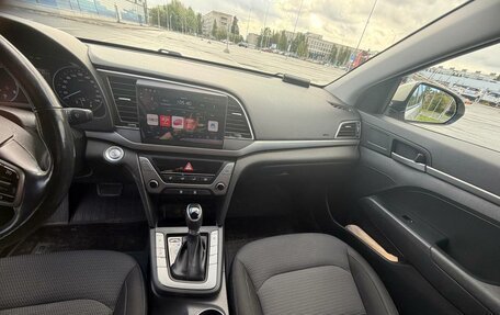 Hyundai Elantra VI рестайлинг, 2018 год, 1 400 000 рублей, 11 фотография