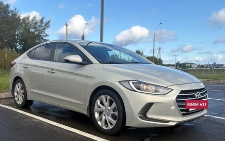 Hyundai Elantra VI рестайлинг, 2018 год, 1 400 000 рублей, 6 фотография