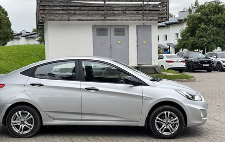 Hyundai Solaris II рестайлинг, 2013 год, 670 000 рублей, 3 фотография