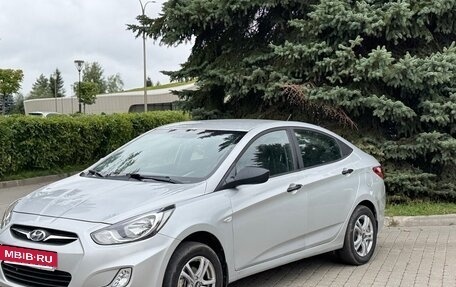 Hyundai Solaris II рестайлинг, 2013 год, 670 000 рублей, 2 фотография