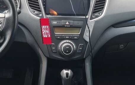 Hyundai Santa Fe III рестайлинг, 2014 год, 2 000 000 рублей, 9 фотография