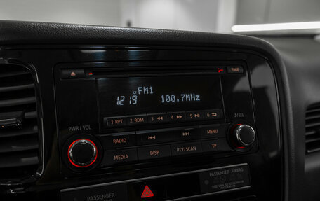Mitsubishi Outlander III рестайлинг 3, 2018 год, 2 000 000 рублей, 16 фотография