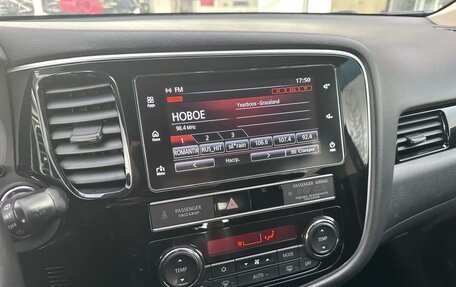 Mitsubishi Outlander III рестайлинг 3, 2019 год, 1 850 000 рублей, 9 фотография