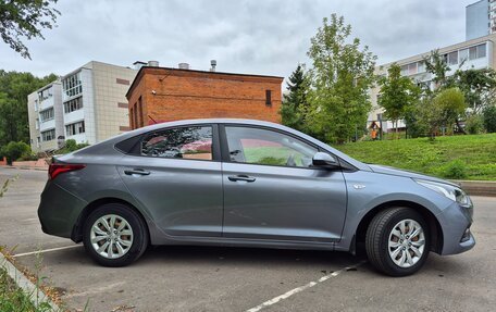 Hyundai Solaris II рестайлинг, 2017 год, 1 000 000 рублей, 3 фотография