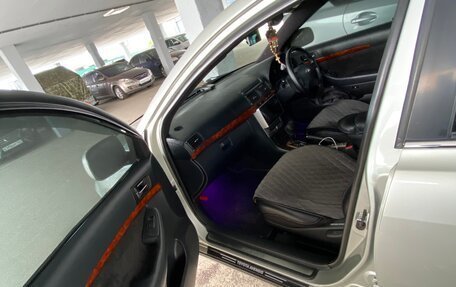 Toyota Avensis III рестайлинг, 2003 год, 790 000 рублей, 5 фотография