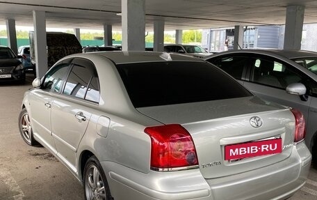 Toyota Avensis III рестайлинг, 2003 год, 790 000 рублей, 3 фотография