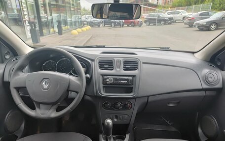 Renault Logan II, 2018 год, 599 000 рублей, 17 фотография