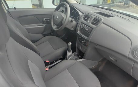 Renault Logan II, 2018 год, 599 000 рублей, 13 фотография