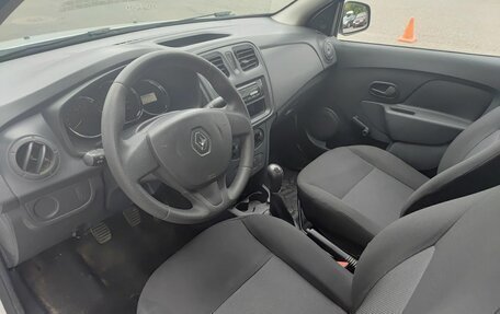 Renault Logan II, 2018 год, 599 000 рублей, 20 фотография