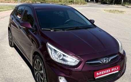 Hyundai Solaris II рестайлинг, 2012 год, 750 000 рублей, 3 фотография