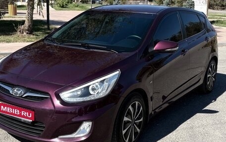 Hyundai Solaris II рестайлинг, 2012 год, 750 000 рублей, 2 фотография