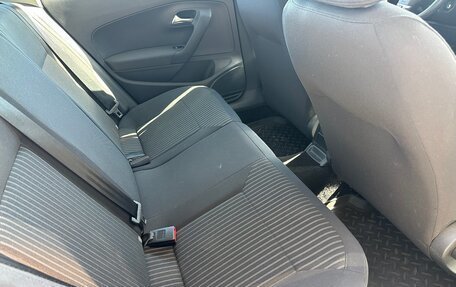 Volkswagen Polo VI (EU Market), 2013 год, 900 000 рублей, 13 фотография