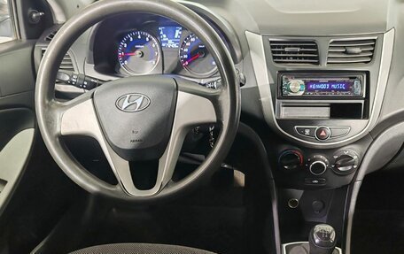 Hyundai Solaris II рестайлинг, 2012 год, 570 000 рублей, 11 фотография