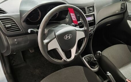 Hyundai Solaris II рестайлинг, 2012 год, 570 000 рублей, 12 фотография