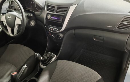 Hyundai Solaris II рестайлинг, 2012 год, 570 000 рублей, 16 фотография