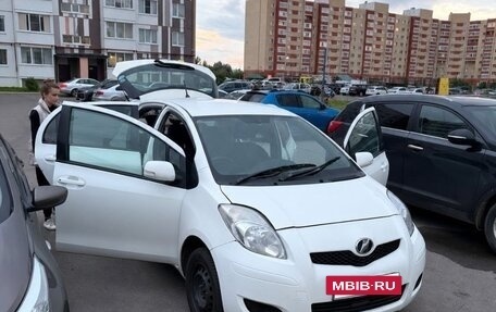 Toyota Vitz, 2010 год, 400 000 рублей, 4 фотография