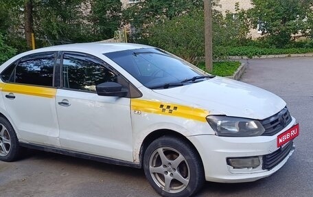 Volkswagen Polo VI (EU Market), 2015 год, 450 000 рублей, 2 фотография