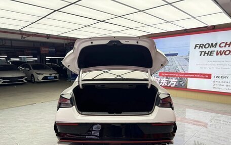 Hyundai Elantra, 2023 год, 2 000 000 рублей, 21 фотография