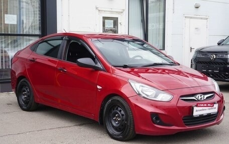Hyundai Solaris II рестайлинг, 2011 год, 630 000 рублей, 3 фотография
