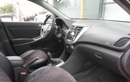 Hyundai Solaris II рестайлинг, 2011 год, 630 000 рублей, 9 фотография