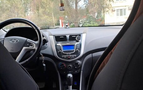 Hyundai Solaris II рестайлинг, 2013 год, 886 000 рублей, 6 фотография