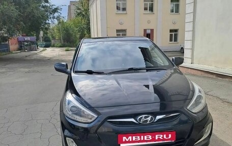 Hyundai Solaris II рестайлинг, 2013 год, 886 000 рублей, 2 фотография