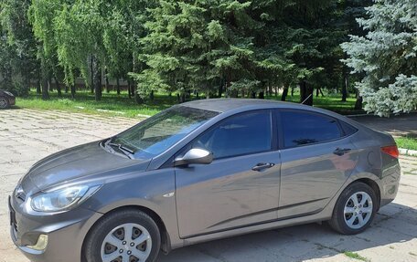 Hyundai Solaris II рестайлинг, 2013 год, 660 000 рублей, 3 фотография