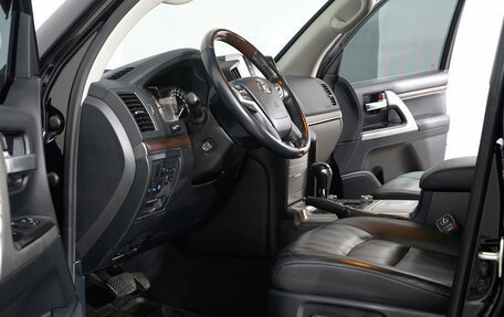 Toyota Land Cruiser 200, 2015 год, 6 299 000 рублей, 18 фотография