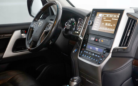 Toyota Land Cruiser 200, 2015 год, 6 299 000 рублей, 33 фотография