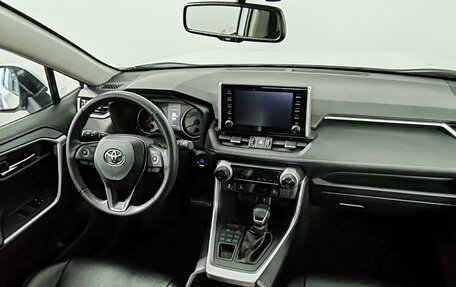 Toyota RAV4, 2021 год, 3 480 000 рублей, 11 фотография