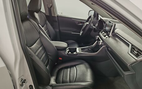 Toyota RAV4, 2021 год, 3 480 000 рублей, 21 фотография