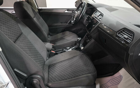 Volkswagen Tiguan II, 2018 год, 2 869 000 рублей, 15 фотография
