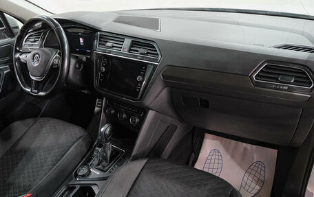 Volkswagen Tiguan II, 2018 год, 2 869 000 рублей, 16 фотография