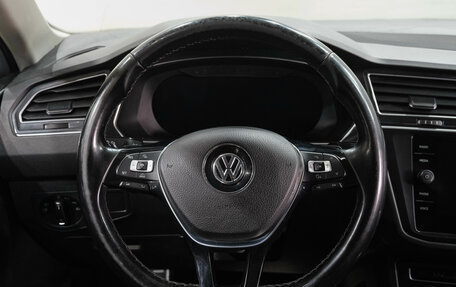 Volkswagen Tiguan II, 2018 год, 2 869 000 рублей, 21 фотография