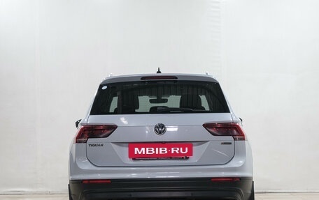 Volkswagen Tiguan II, 2018 год, 2 869 000 рублей, 6 фотография