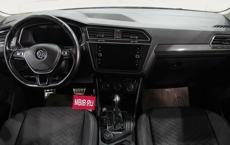 Volkswagen Tiguan II, 2018 год, 2 869 000 рублей, 18 фотография