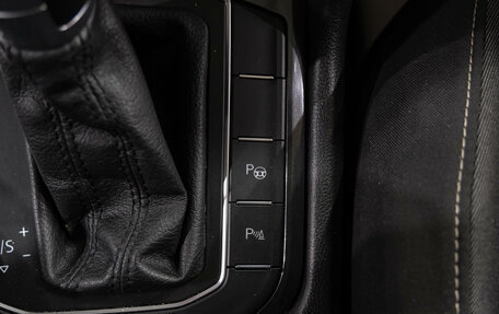 Volkswagen Tiguan II, 2018 год, 2 869 000 рублей, 30 фотография