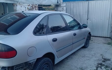 Renault Laguna II, 1995 год, 130 000 рублей, 3 фотография