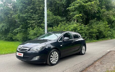 Opel Astra J, 2011 год, 650 000 рублей, 2 фотография