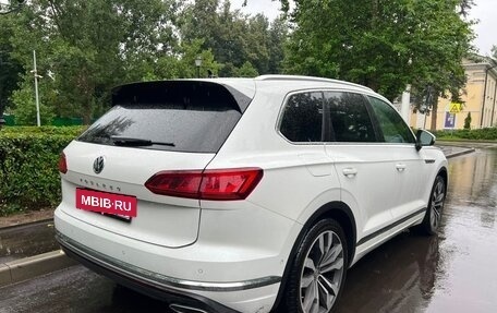 Volkswagen Touareg III, 2020 год, 5 950 000 рублей, 3 фотография